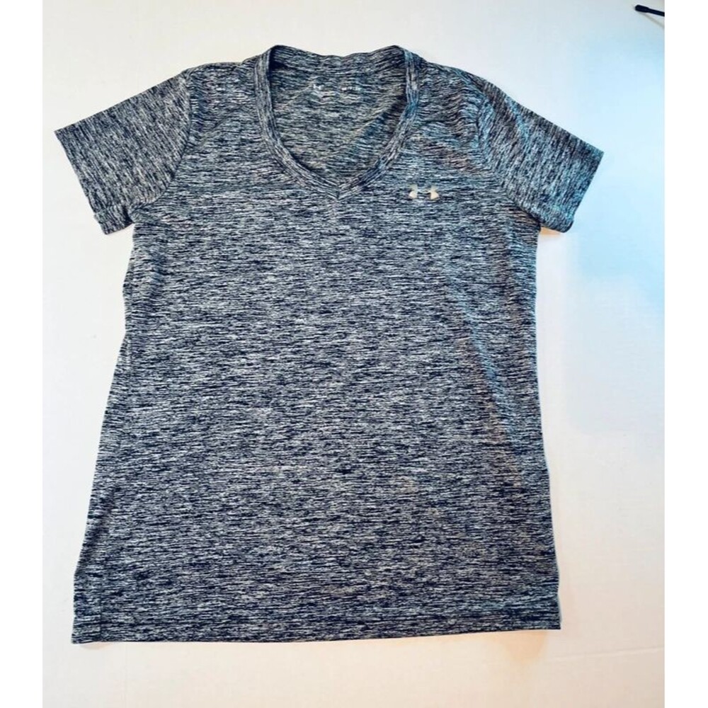 Under Armour Women’s Tee Shirt size Small Loose fit Black